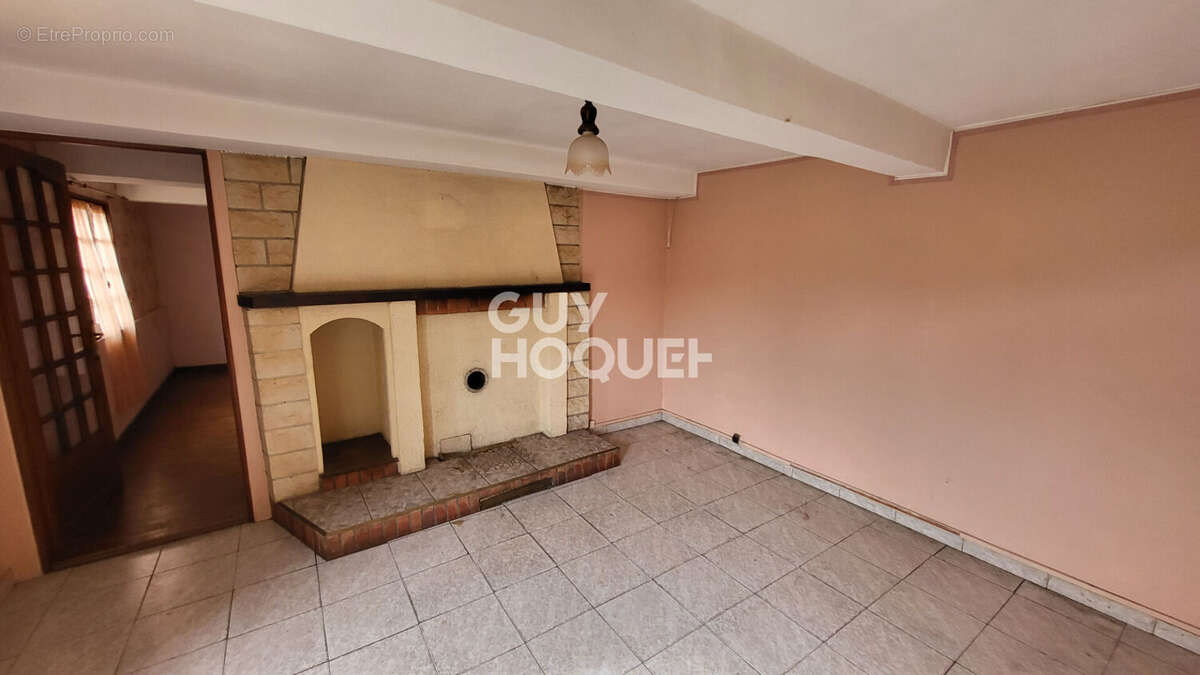 Maison à MAILLY-MAILLET