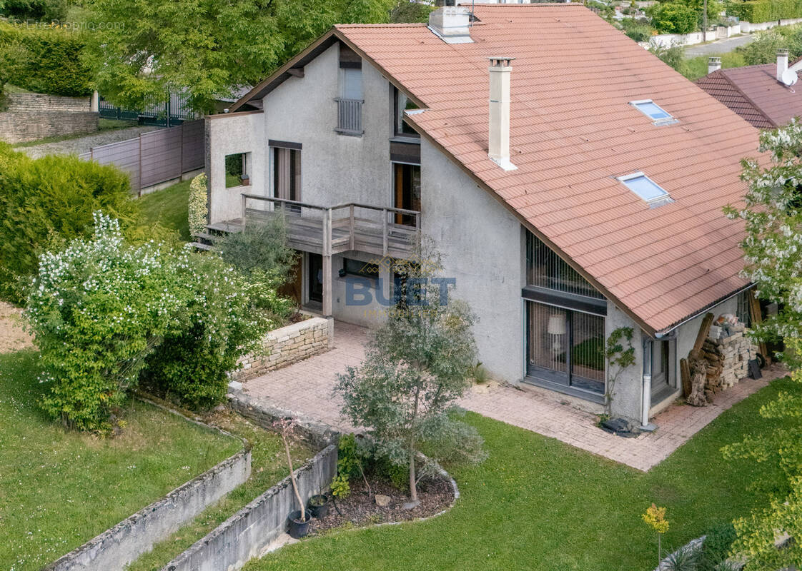Maison à CORCELLES-LES-MONTS