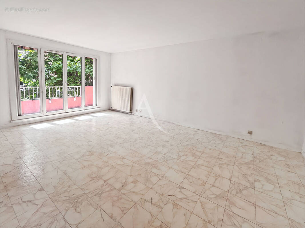 Appartement à SAINT-MICHEL-SUR-ORGE