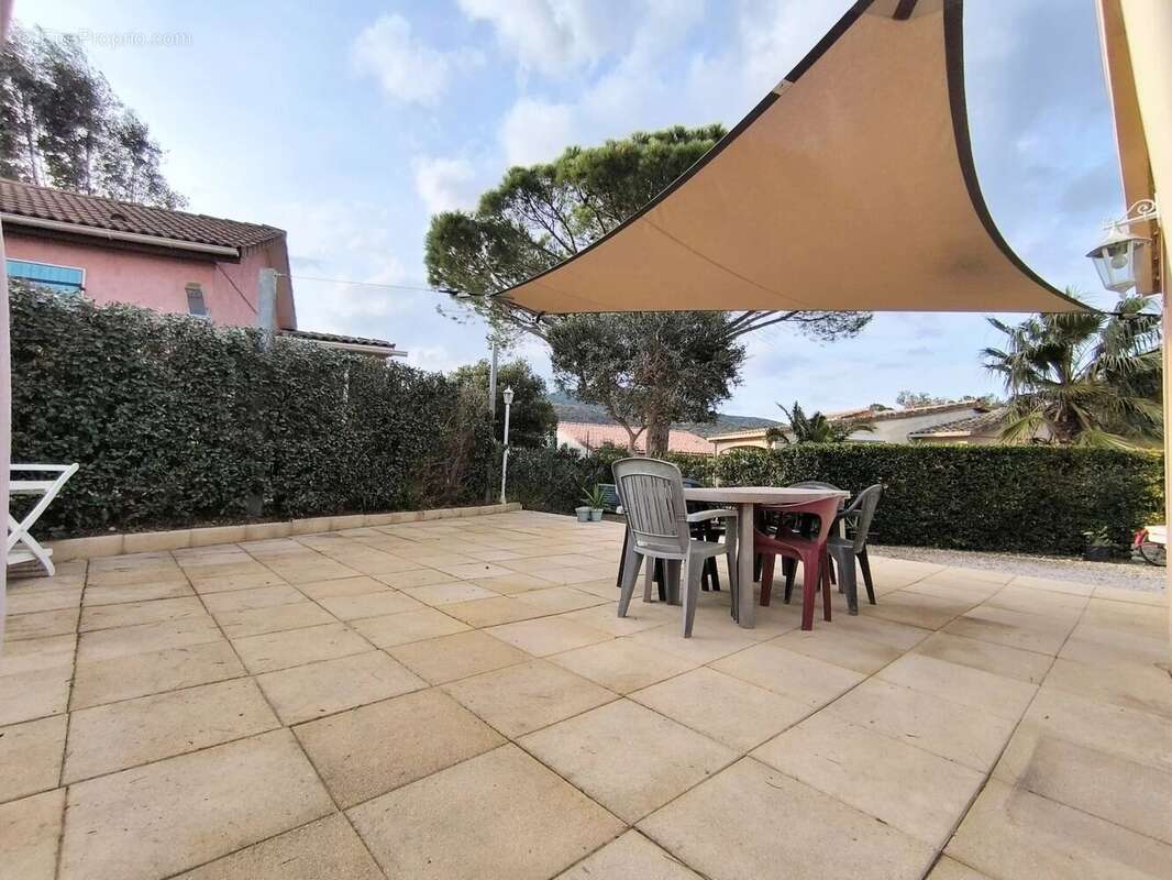 Maison à ROQUEBRUNE-SUR-ARGENS