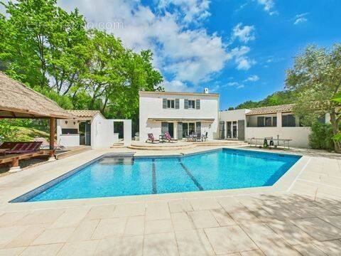 Maison à ROQUEFORT-LES-PINS
