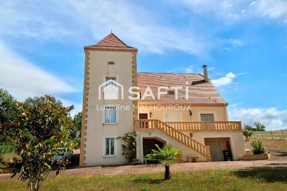 Photo 3 - Maison à JAVERLHAC-ET-LA-CHAPELLE-SAINT-ROBERT