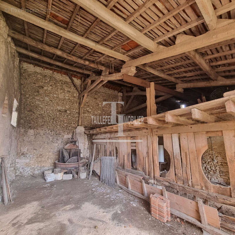 Maison à NEUVIC