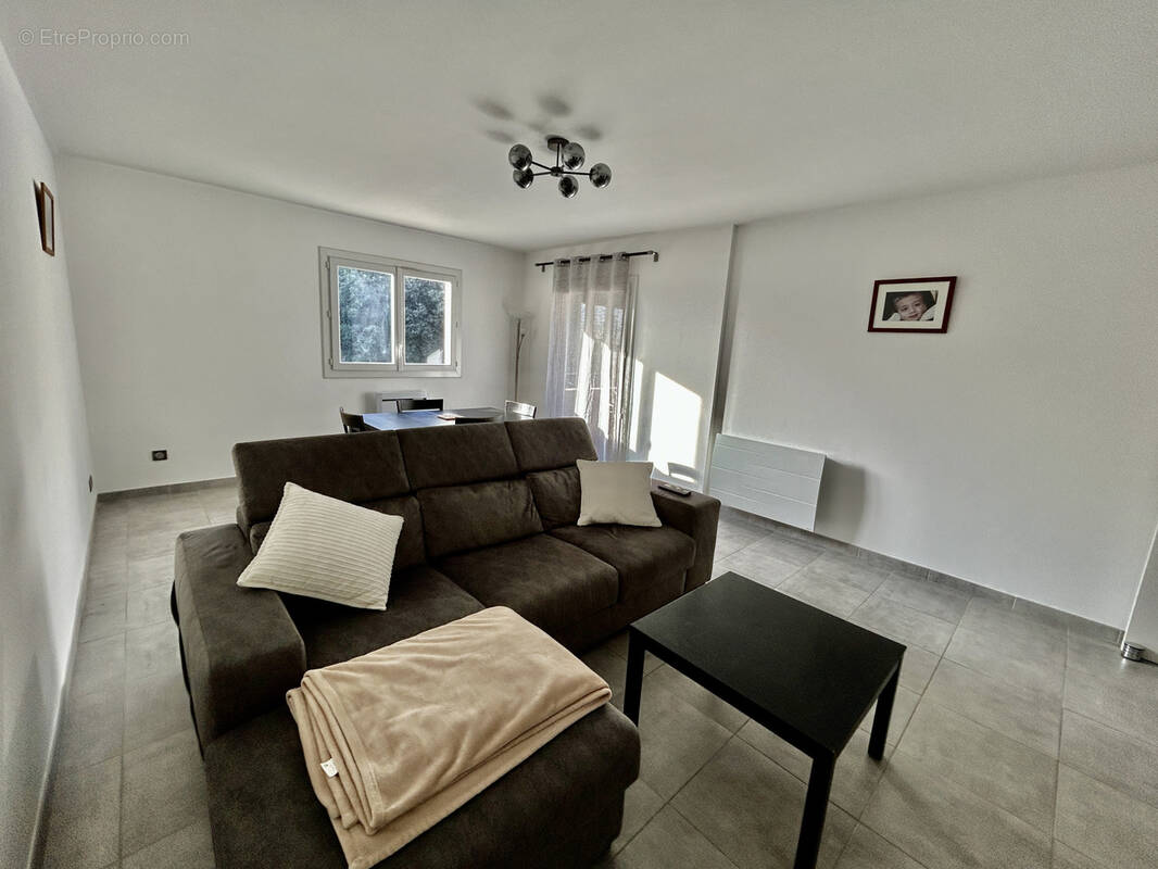 Appartement à LA COLLE-SUR-LOUP