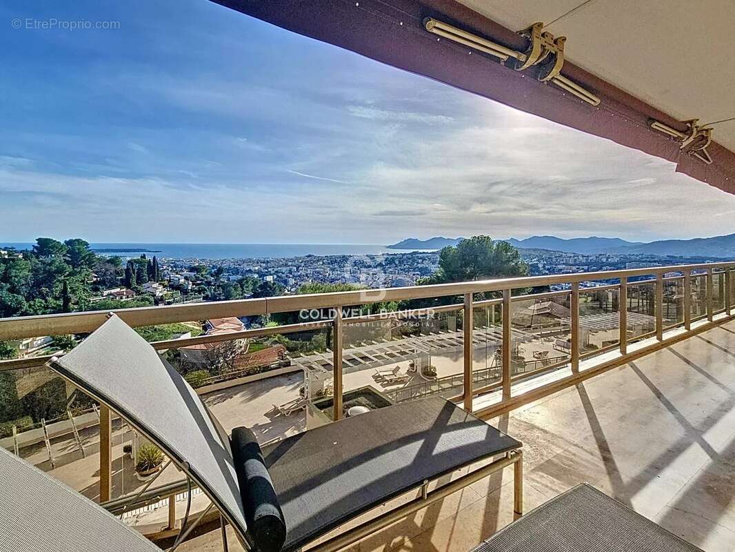 Appartement à LE CANNET