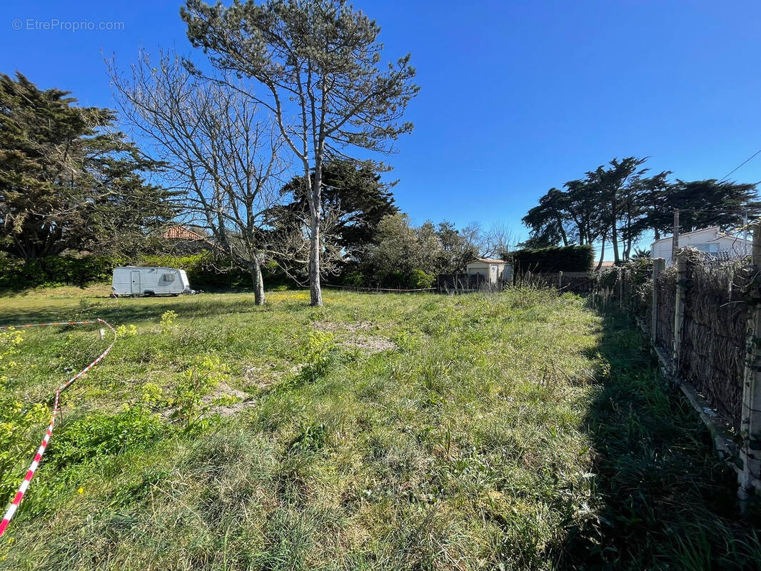 Terrain à LA PLAINE-SUR-MER