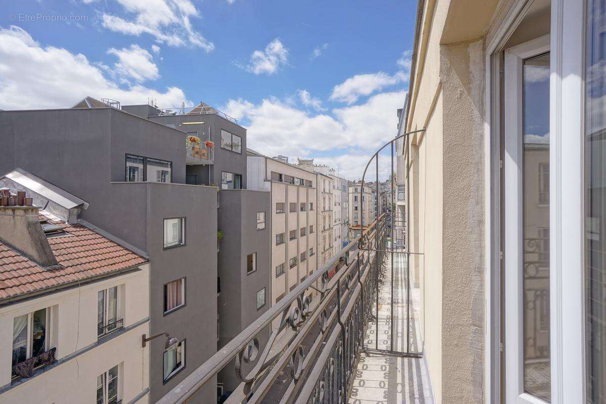 Appartement à PARIS-18E