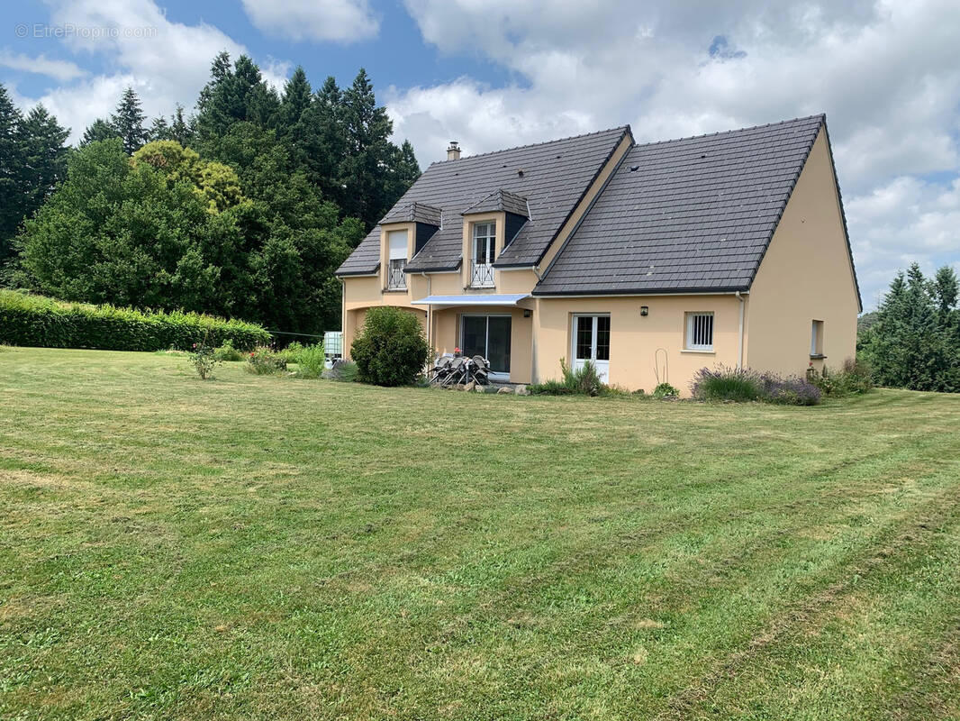 Maison à CORREZE