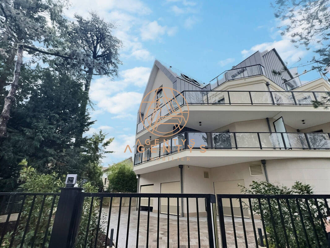 Appartement à SAINT-MAUR-DES-FOSSES