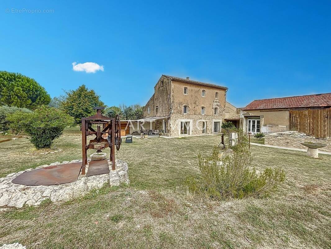 Maison à ROBION