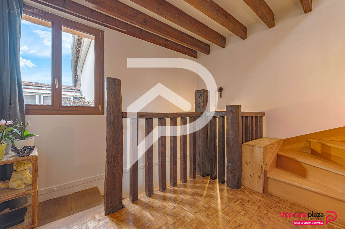 Appartement à NEUVILLE-SUR-OISE