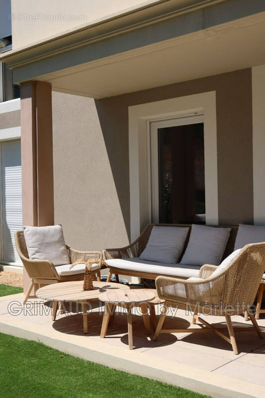Appartement à COGOLIN