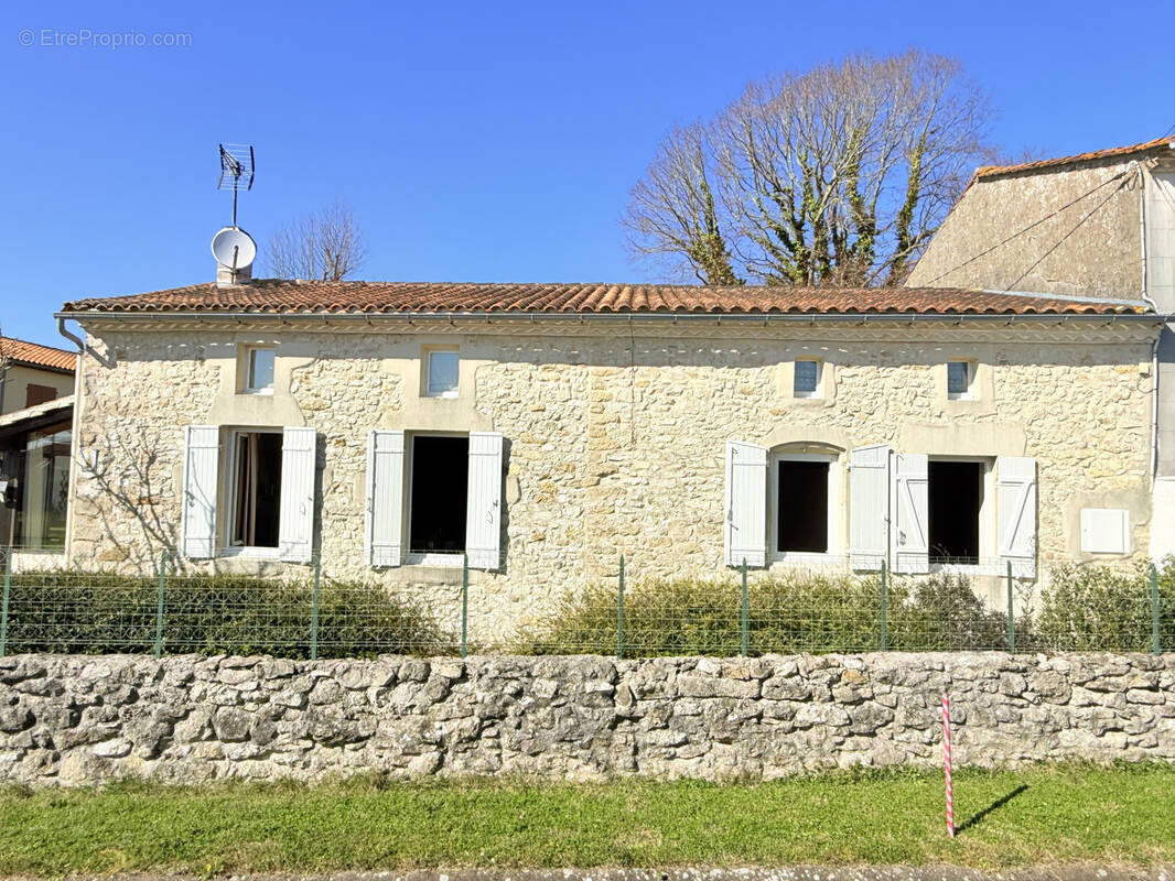 Maison à ANGLADE