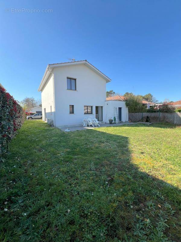 Maison à ANGRESSE