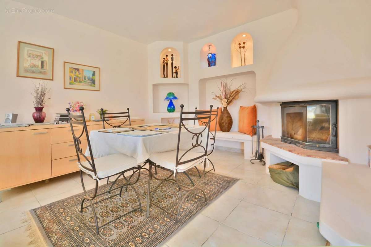 Maison à BIOT