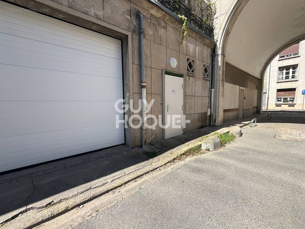 Parking à ORLEANS