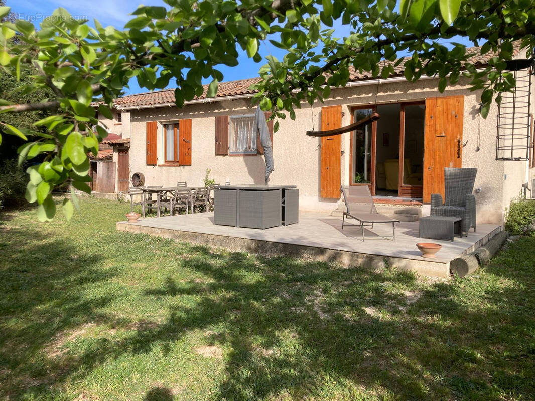 Maison à VENTABREN