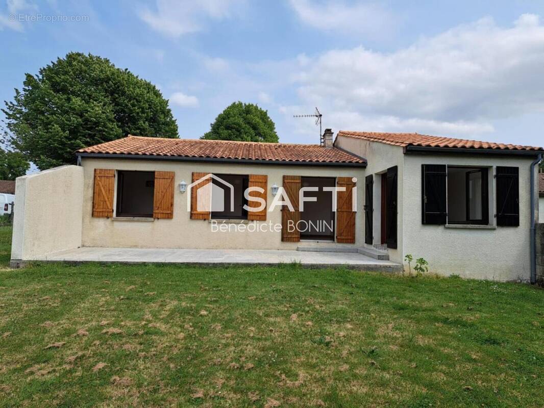 Photo 1 - Maison à CHANIERS