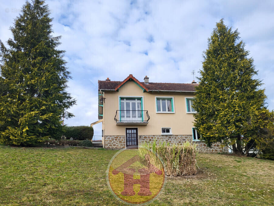 Maison à SAINT-JUNIEN