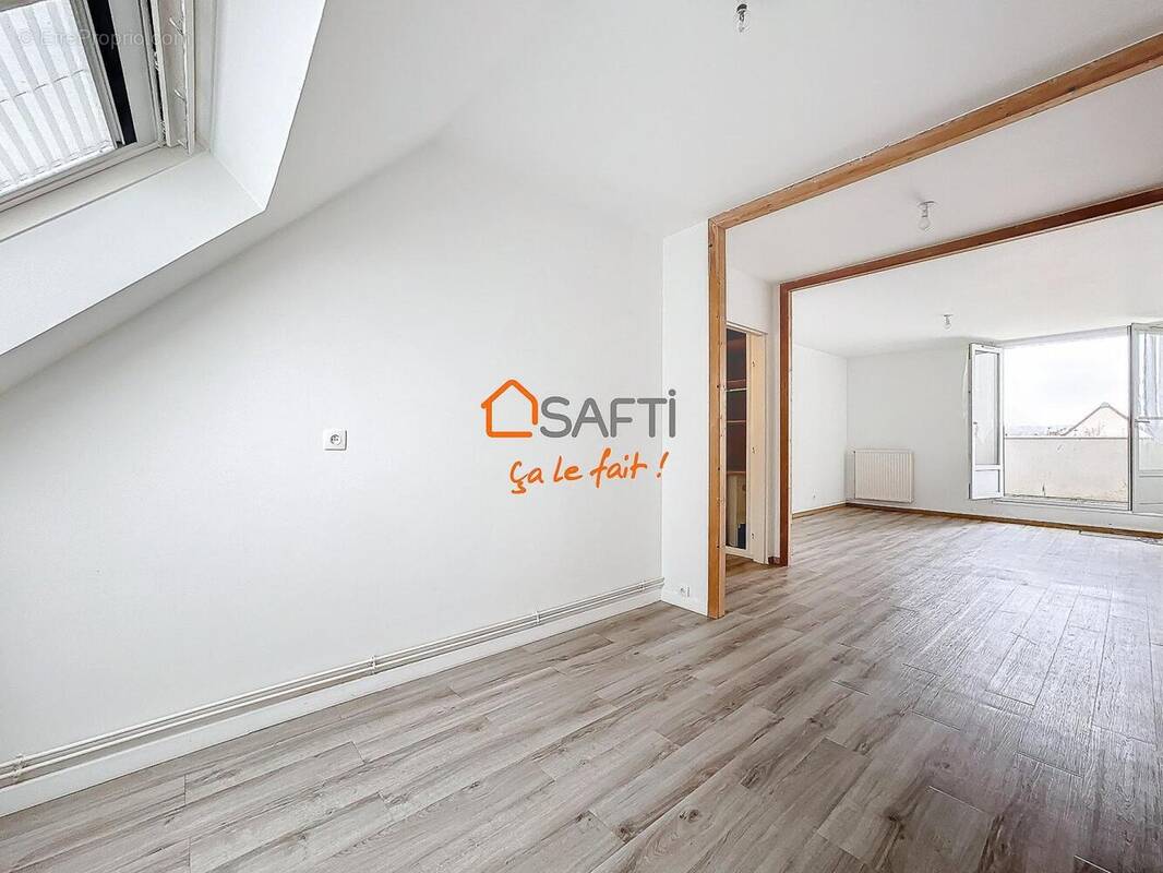 Photo 1 - Appartement à MENUCOURT