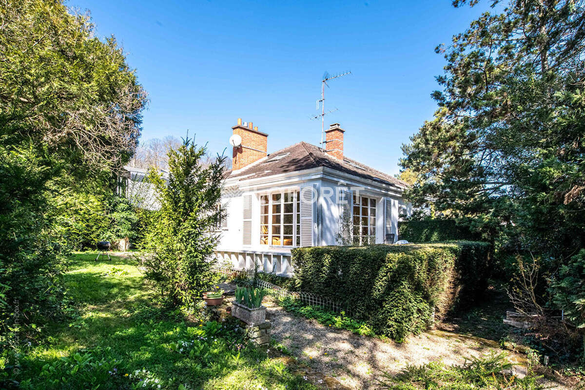 Maison à LA CELLE-SAINT-CLOUD