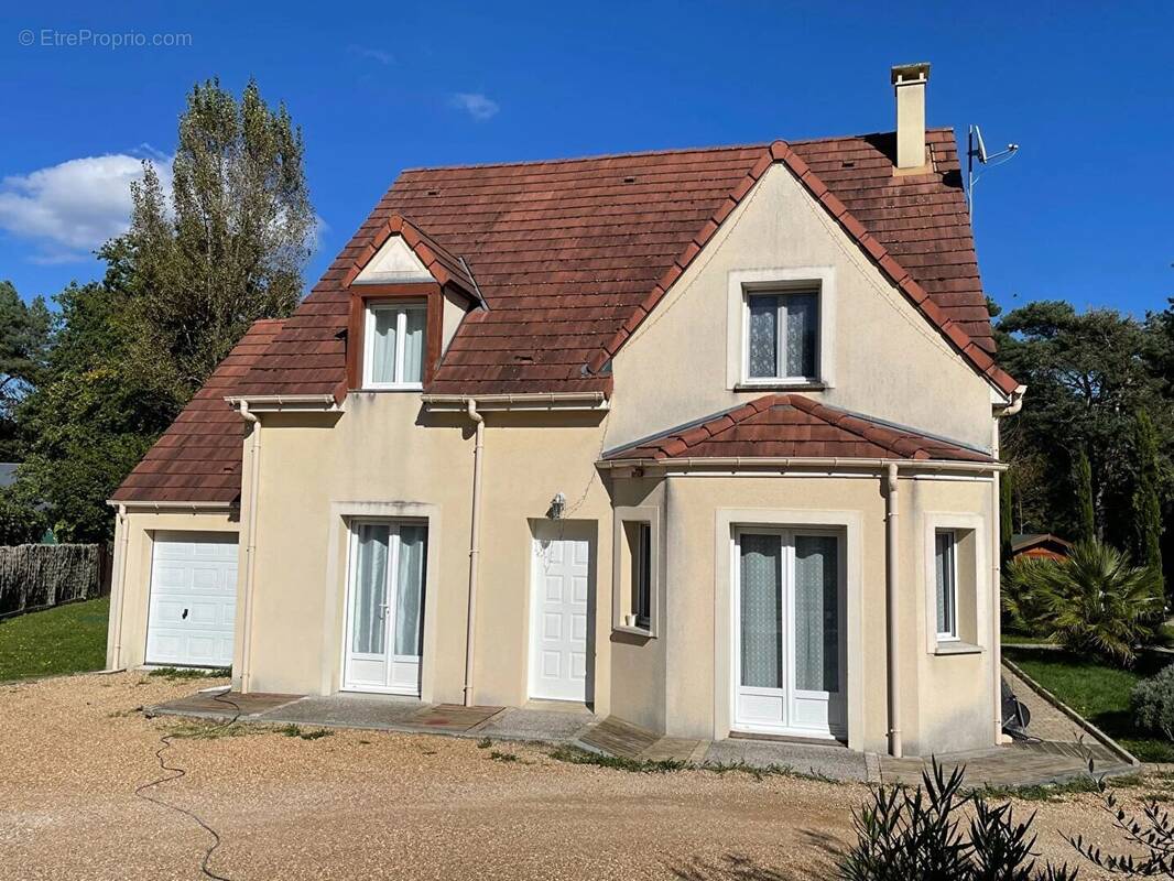 Maison à EPERNON