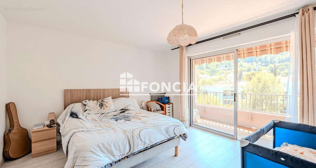 Appartement à HYERES