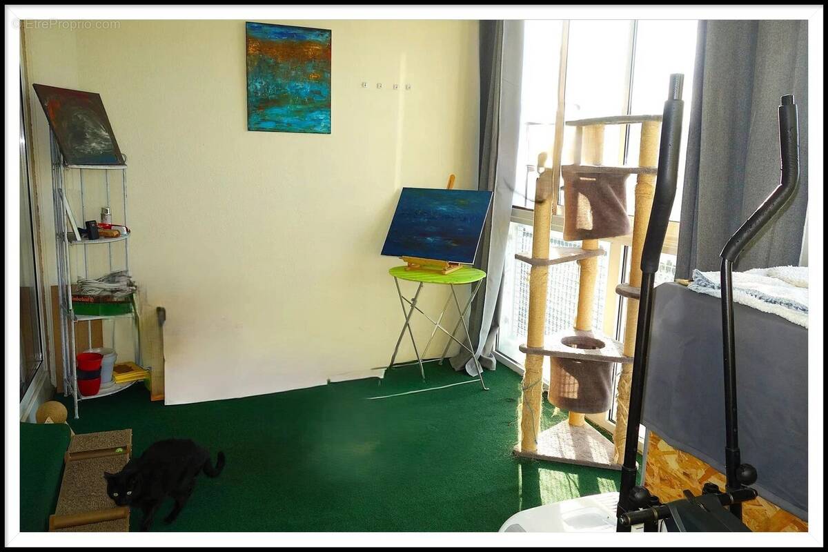Appartement à BAGNOLS-SUR-CEZE