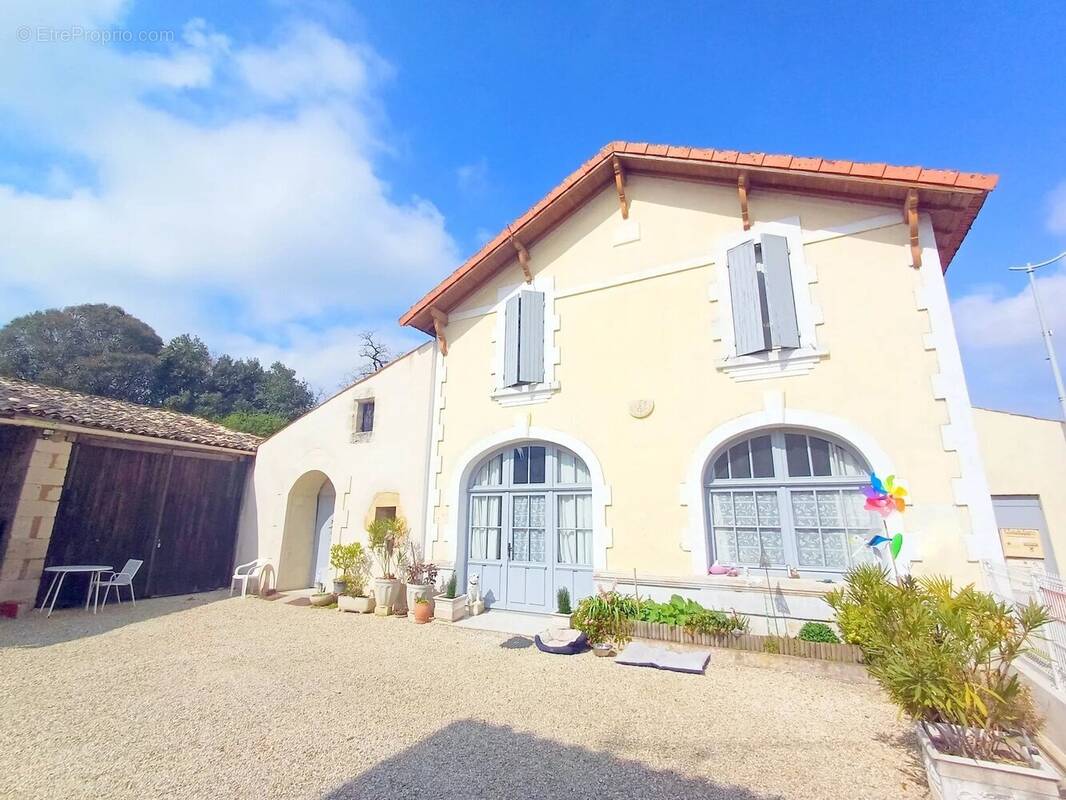 Maison à SAINT-FORT-SUR-GIRONDE
