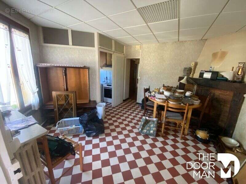 Maison à LA QUEUE-LES-YVELINES