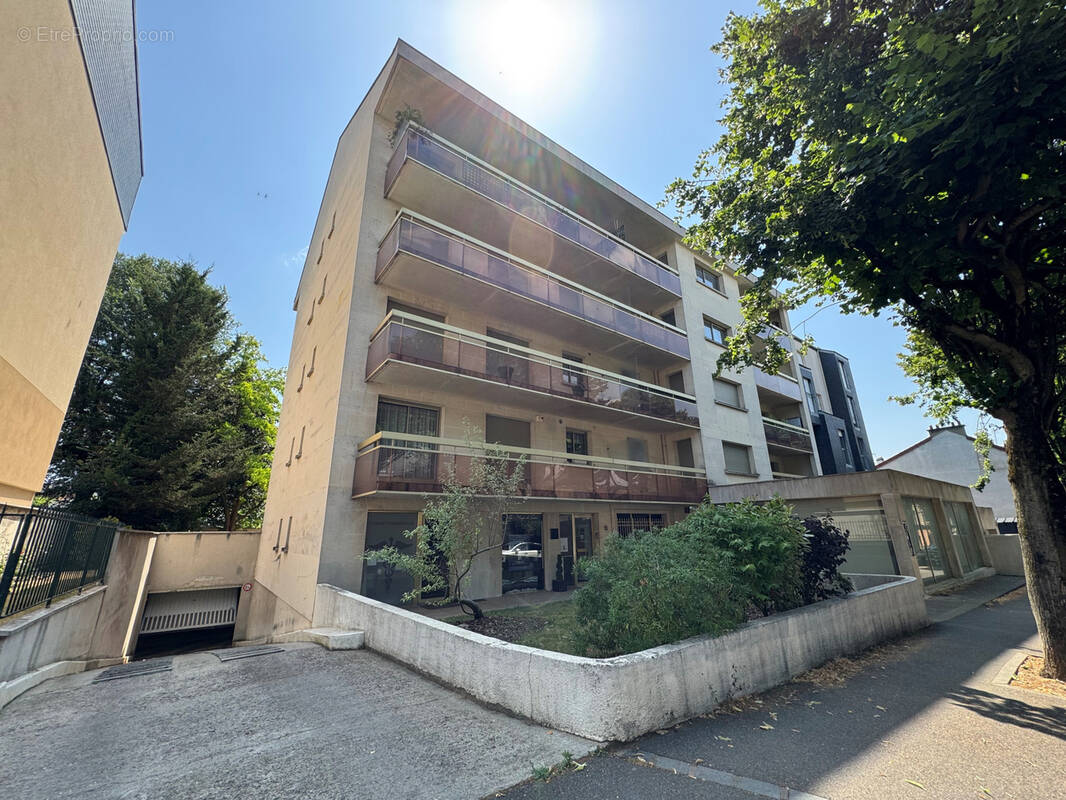 Appartement à LE PERREUX-SUR-MARNE