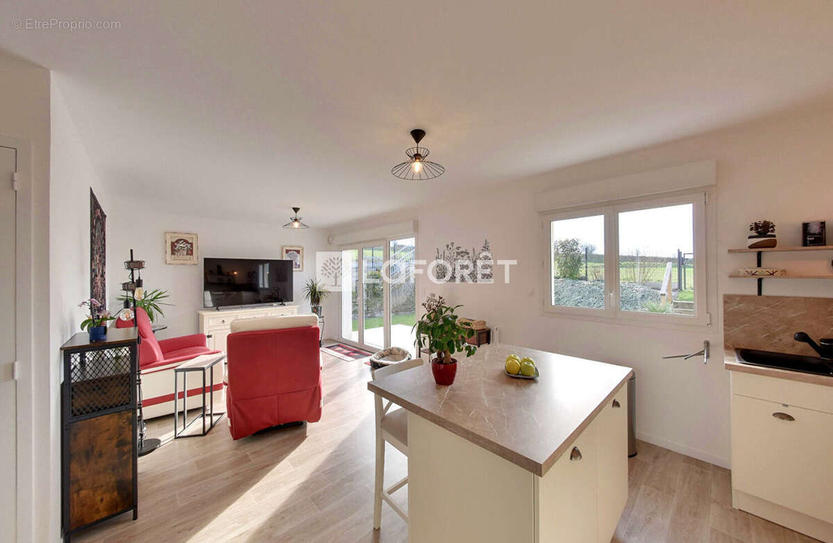 Appartement à FLEURY-SUR-ORNE