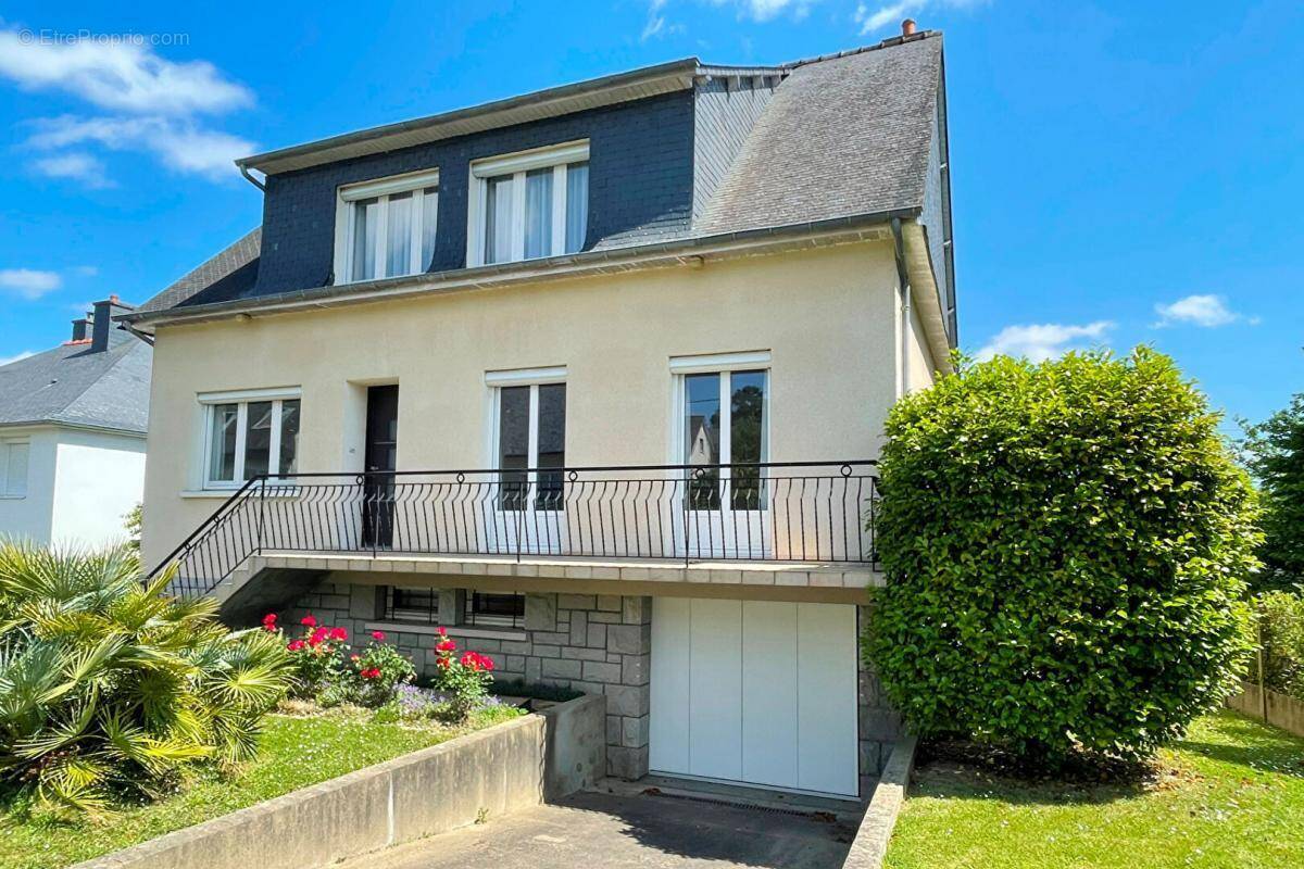 Maison à MONTFORT-SUR-MEU