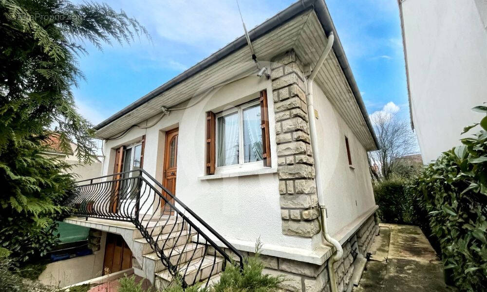 Maison à PARAY-VIEILLE-POSTE