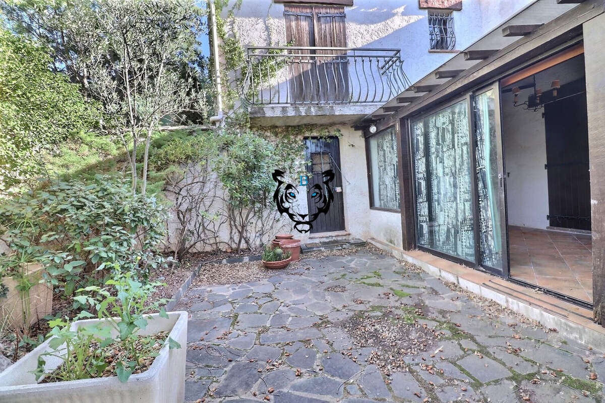 Maison à LES ISSAMBRES