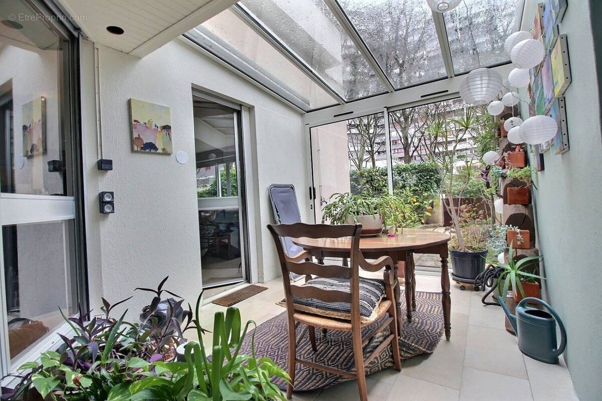 Appartement à NANTERRE