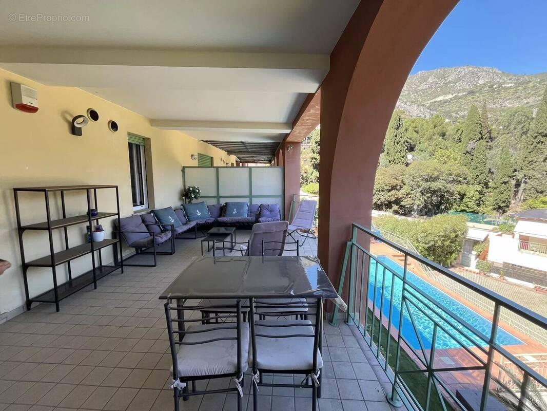 Appartement à EZE