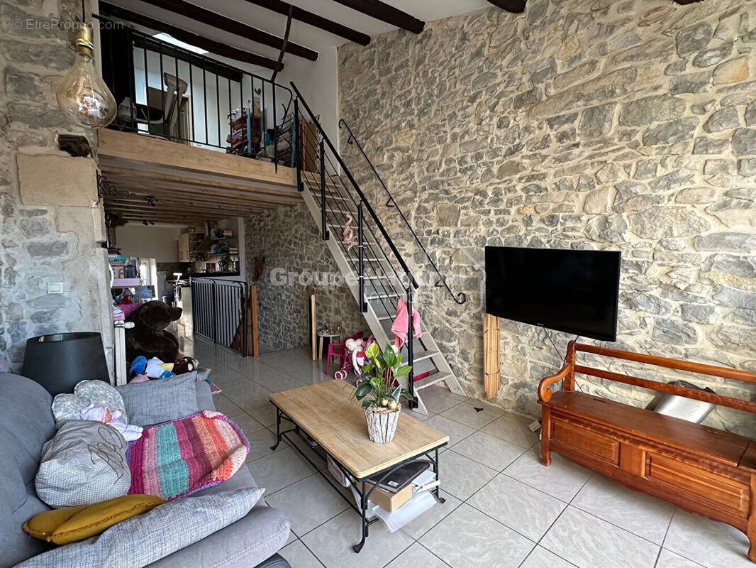 Maison à CLARENSAC
