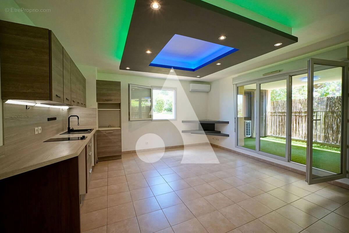 Appartement à PEYNIER