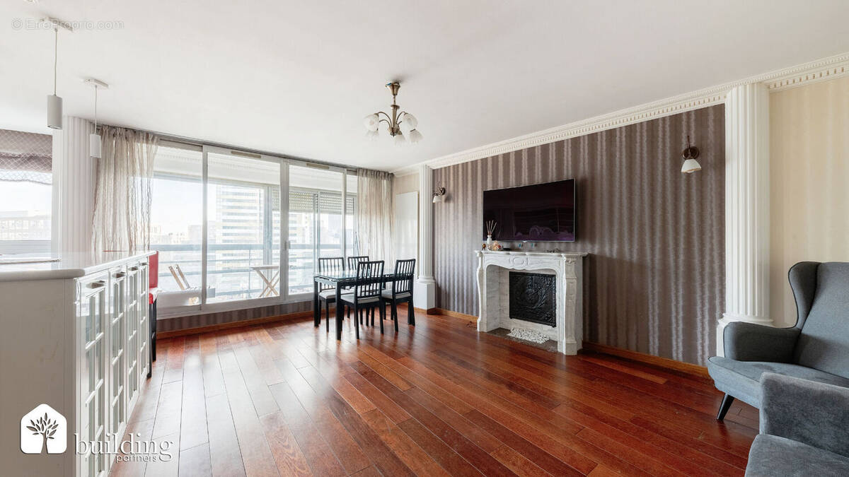 Appartement à COURBEVOIE