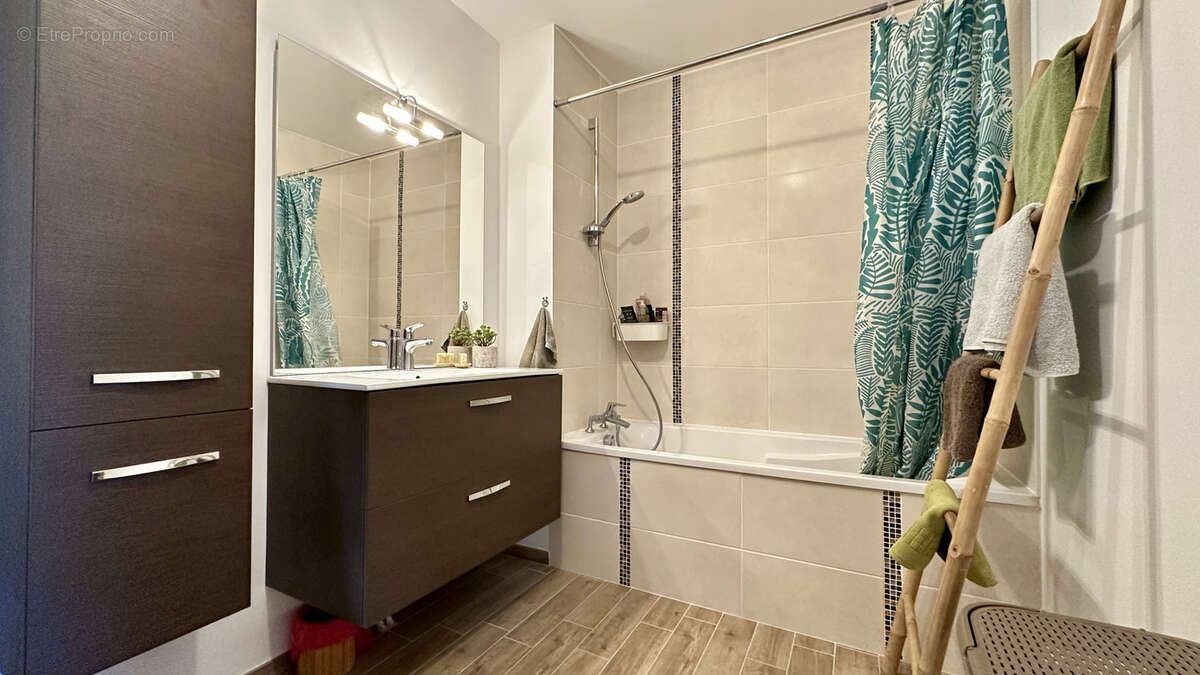 Appartement à BEZANNES