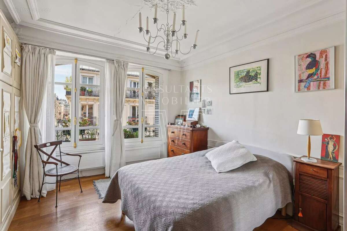 Appartement à PARIS-10E