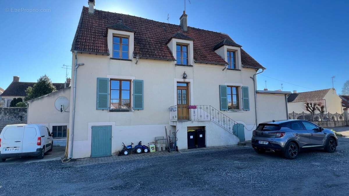 Maison à VARREDDES