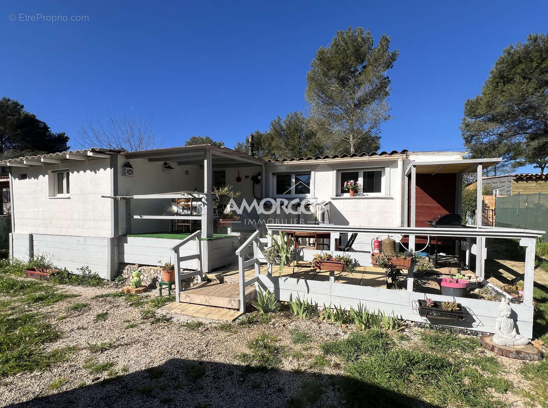 Maison à LE CASTELLET