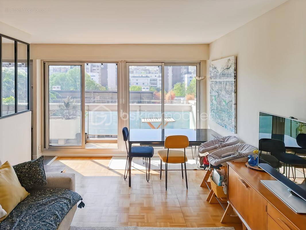 Appartement à PARIS-19E