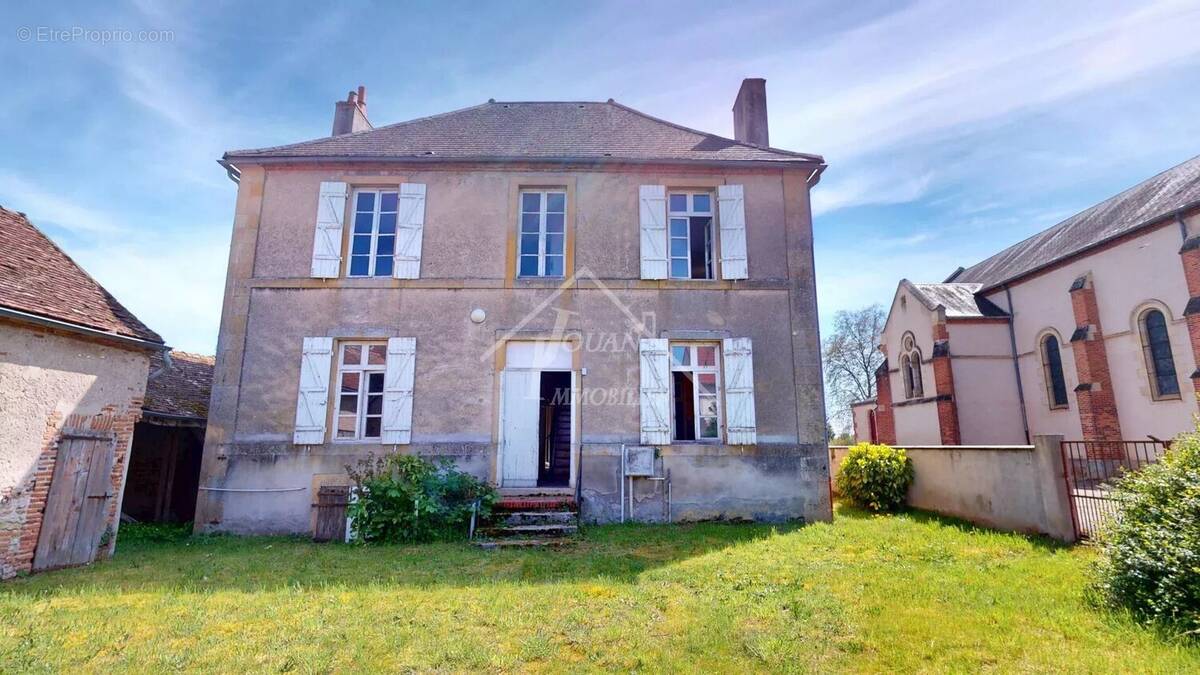 Maison à GARNAT-SUR-ENGIEVRE