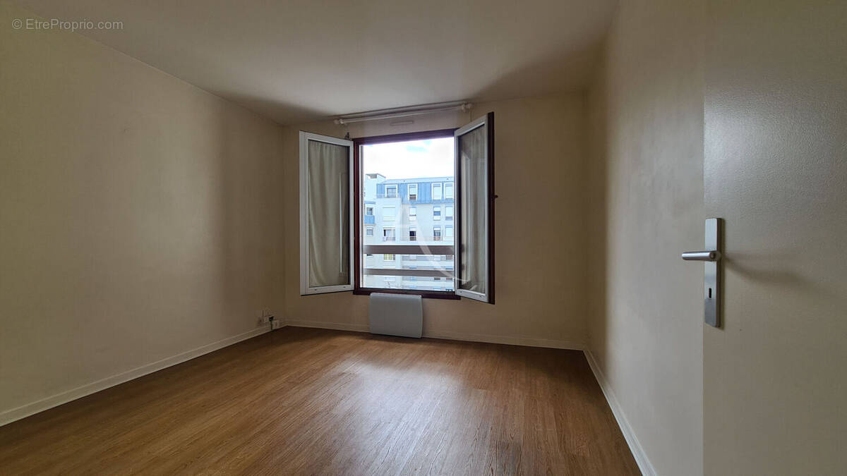 Appartement à CHARENTON-LE-PONT