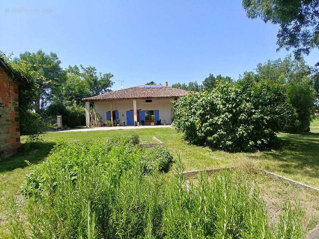 Maison à CAUSSADE