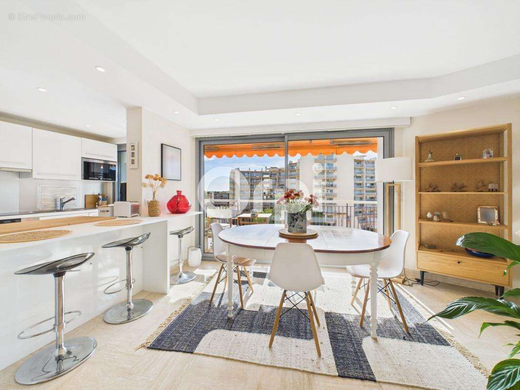 Appartement à MANDELIEU-LA-NAPOULE