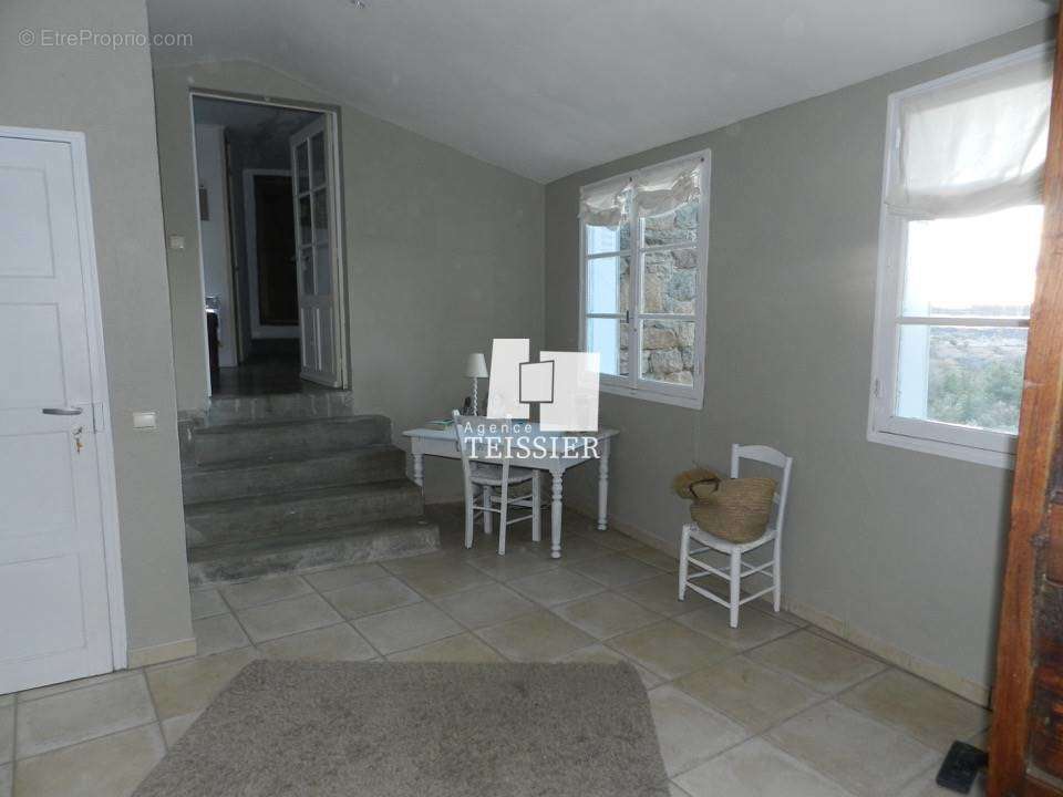 Maison à SAINT-PIERRE-SAINT-JEAN